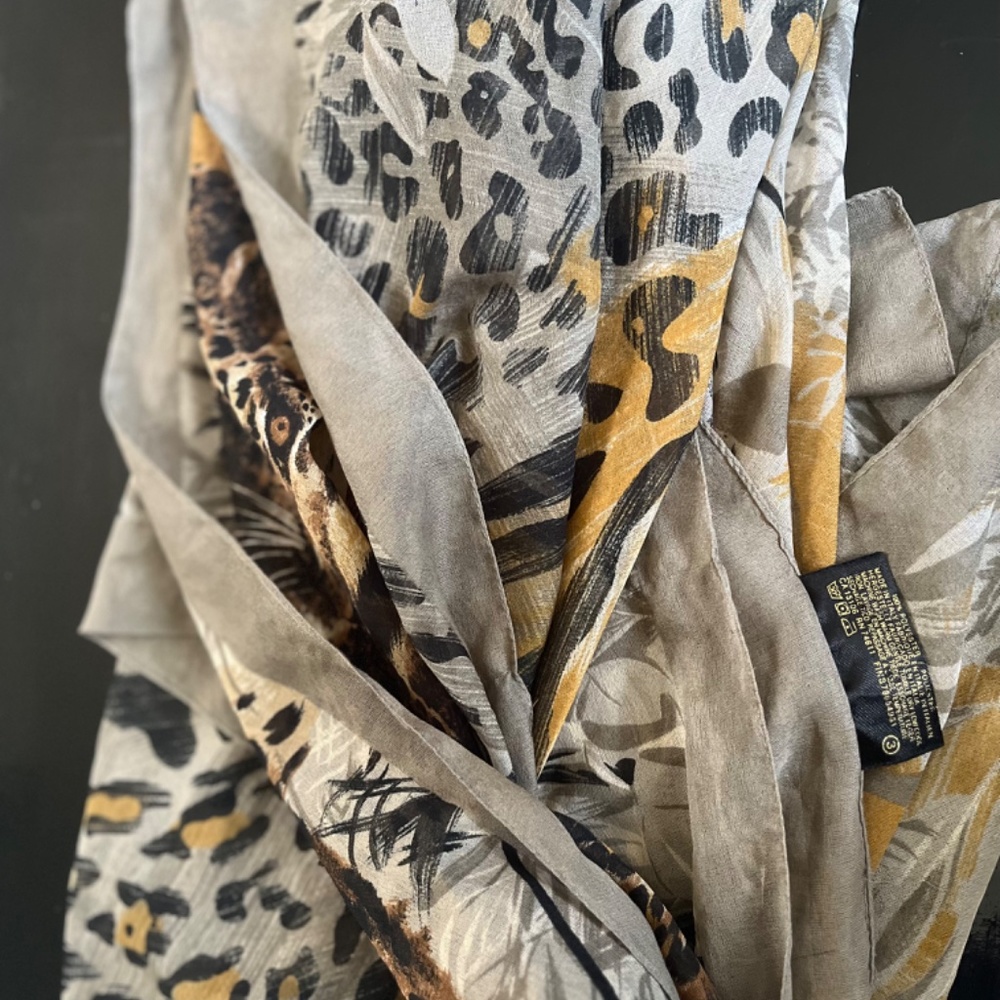 Scarf - Picture 5 of 6